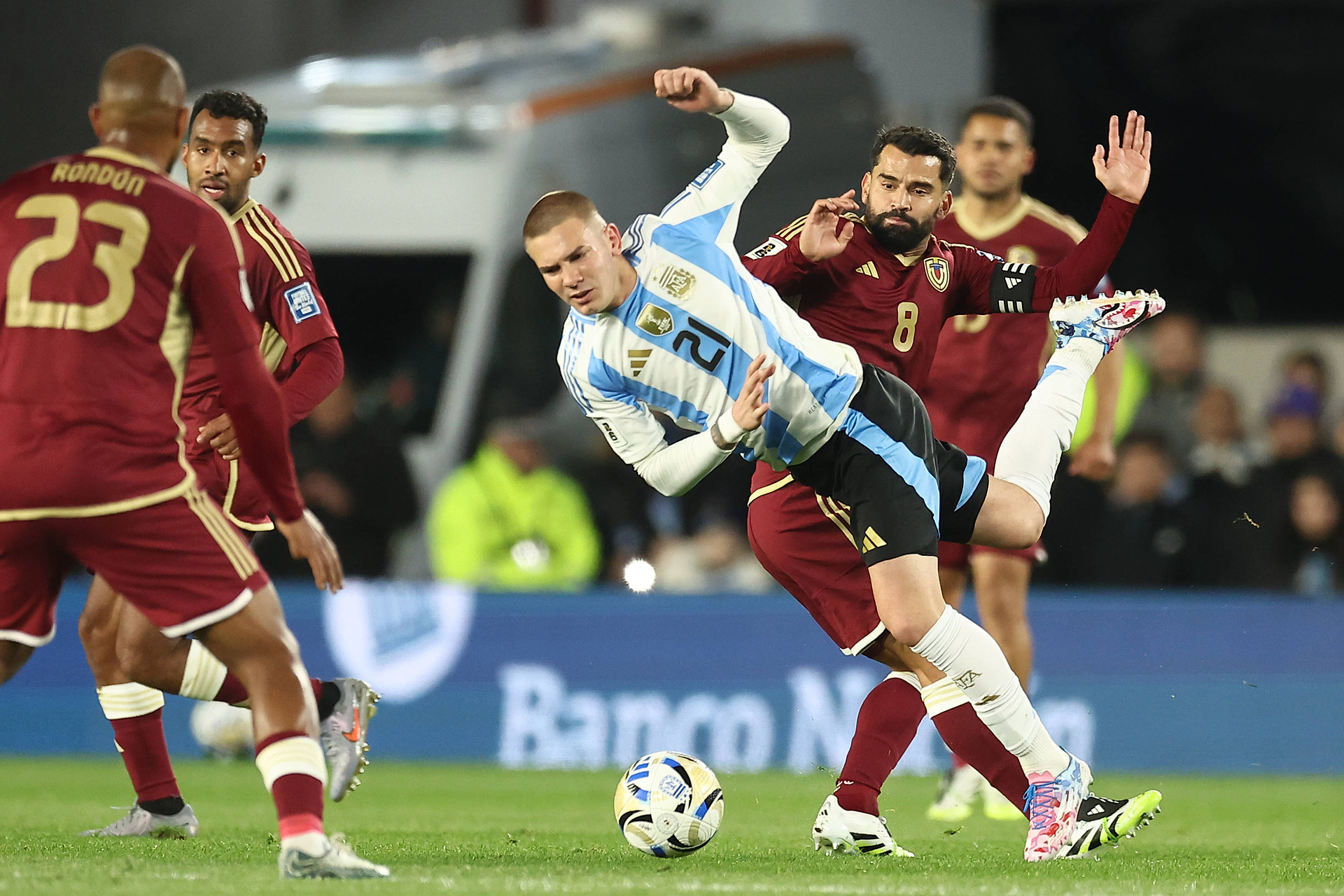 Oto następca Messiego w kadrze Argentyny. Już przejął jego nr 10
