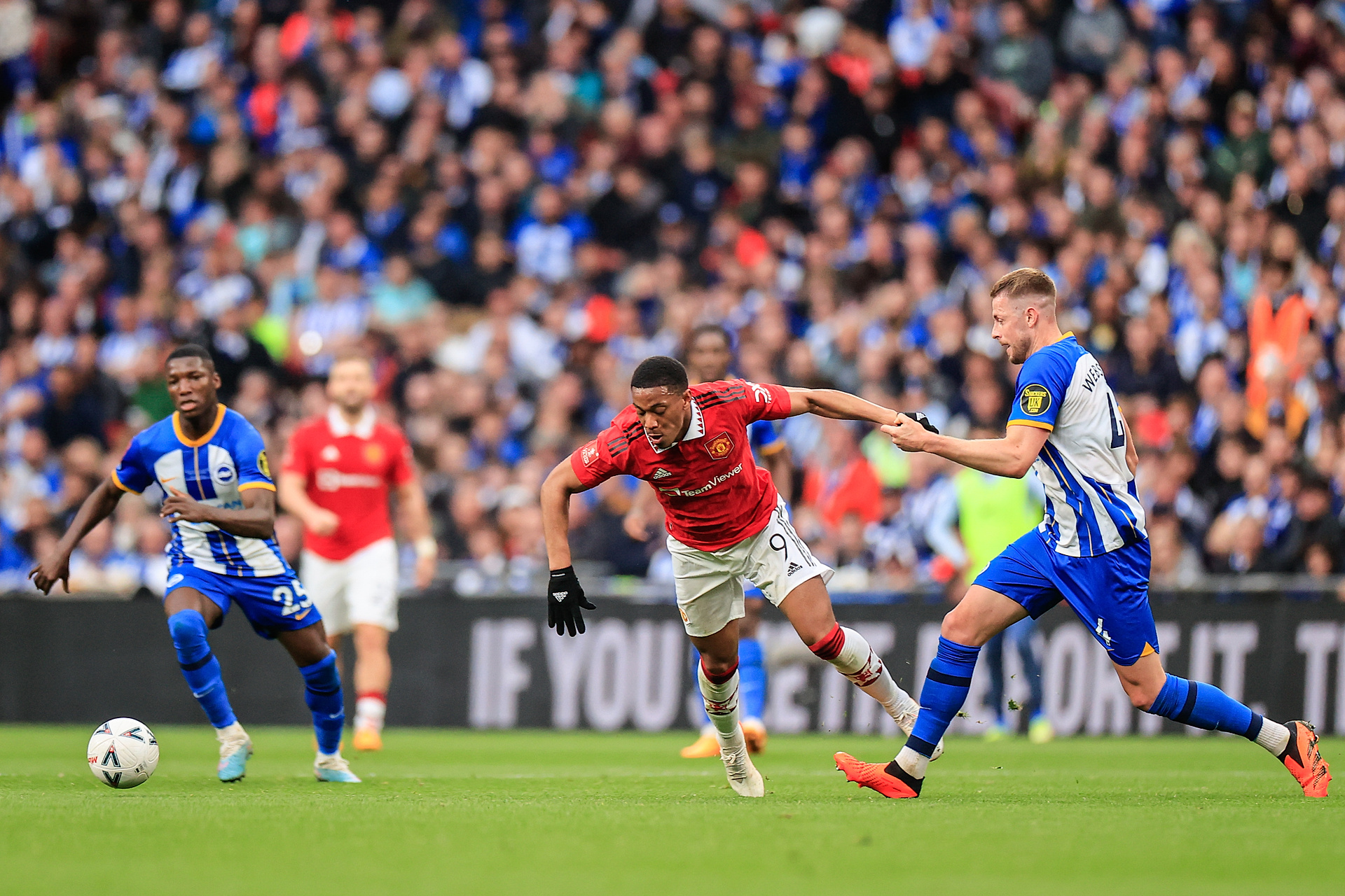 Były gracz Man United wypychany z klubu. "Skomplikowane negocjacje"