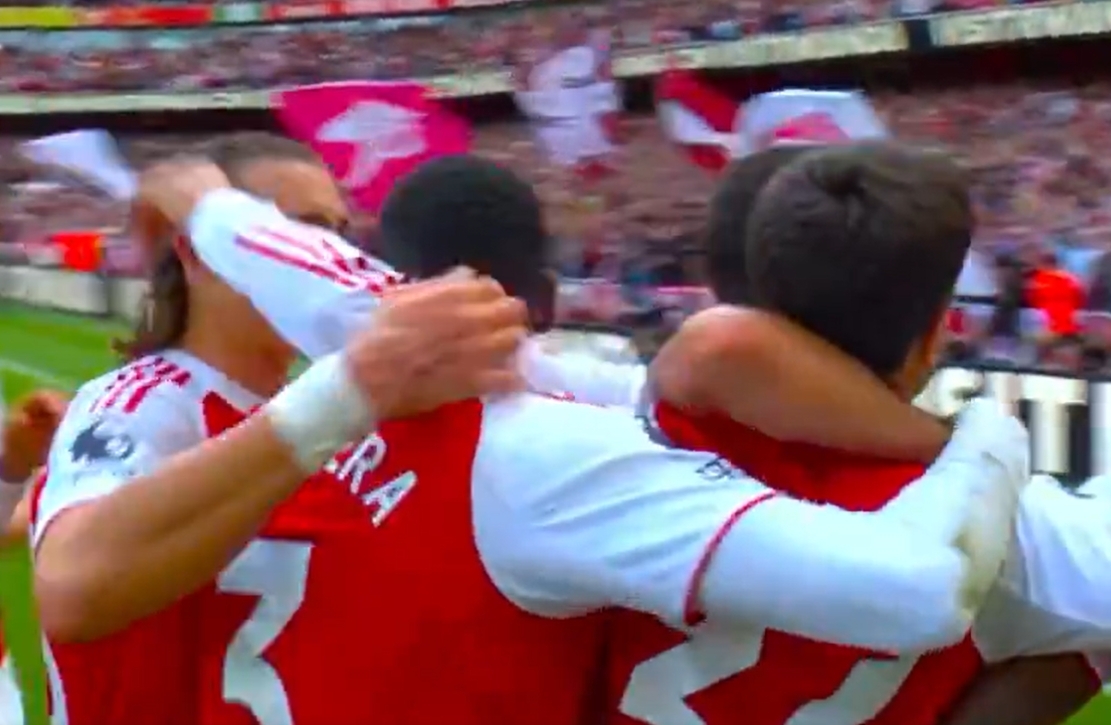 Nowy piłkarz Arsenalu odpalił rakietę! Zmiana na szczycie Premier League [WIDEO]