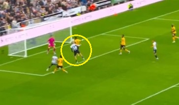 Nowa gwiazda Premier League już strzela! Kosztowała fortunę [WIDEO]