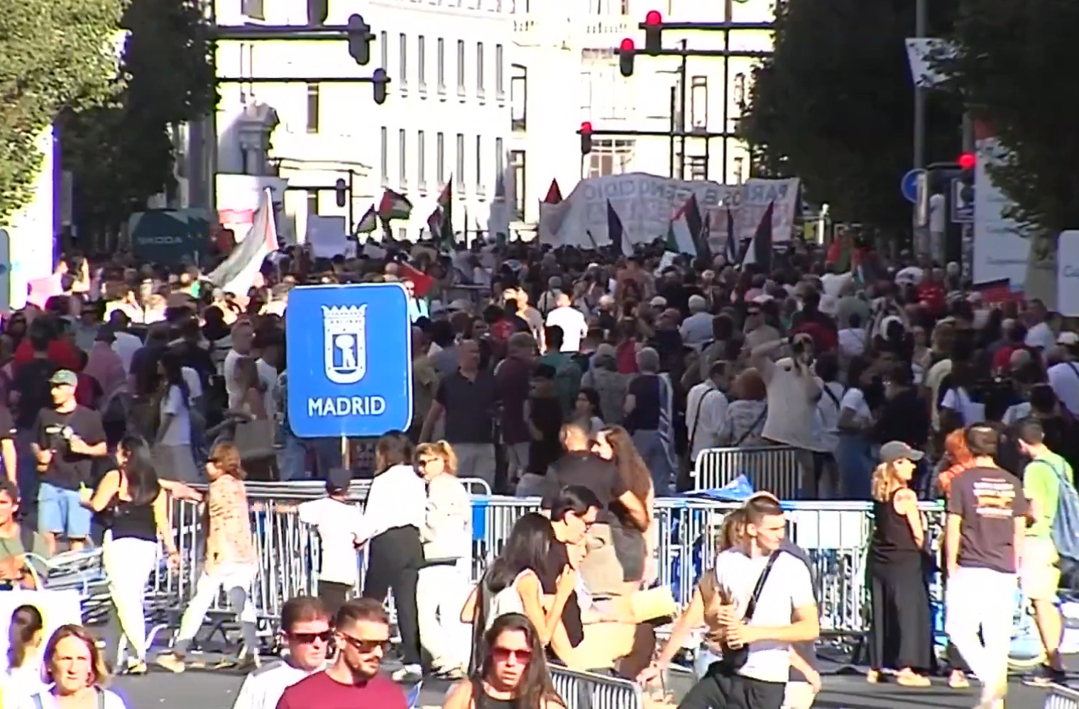 Rozróba w Vuelta a Espana. Ostatni etap odwołany [WIDEO]