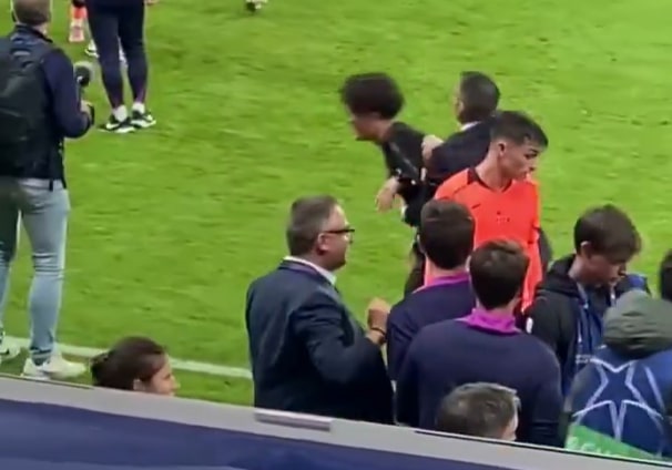 Ostro po meczu Barcelony. Musiała interweniować ochrona [WIDEO]