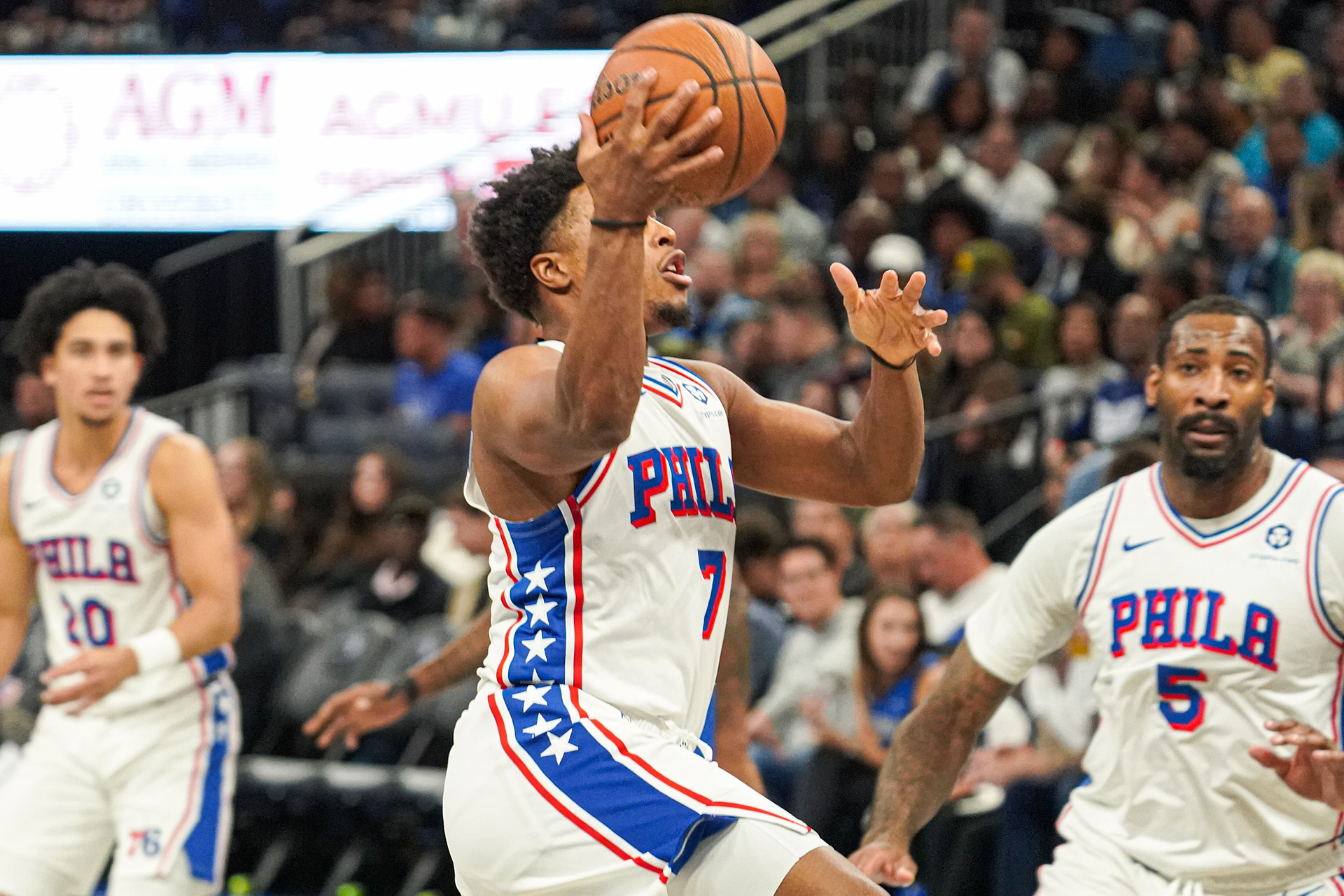 Będzie grał i komentował mecze NBA. Tego jeszcze nie było