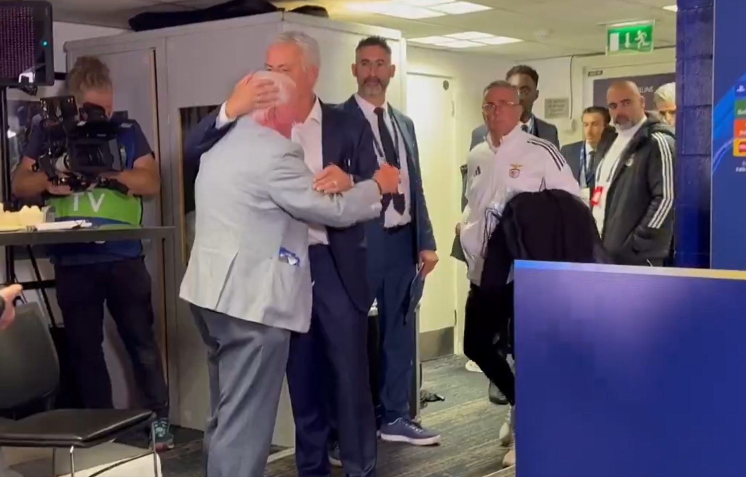 Absolutny hit. Mourinho spotkał ich po latach. Wzruszające [WIDEO]