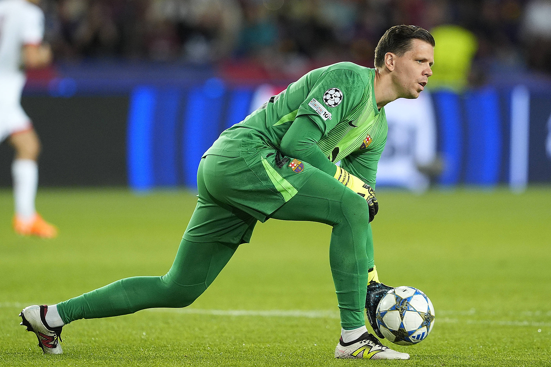 Szczęsny oceniony po hicie z PSG. "Słabo broniąca Barcelona"