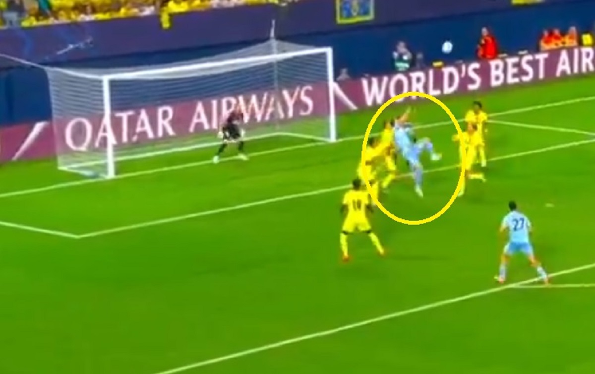 Kosmos! Co za gol obrońcy Juventusu. Palce lizać [WIDEO]