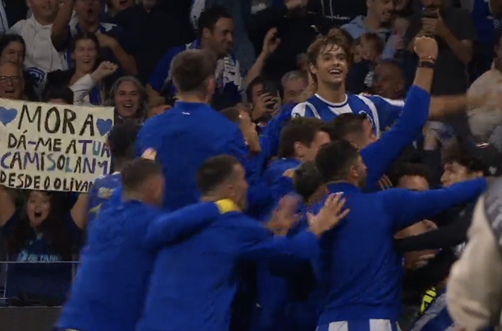 Szalona końcówka FC Porto, 18-latek uratował faworyta! Szybka zmiana Bednarka, Kiwior nie zagrał