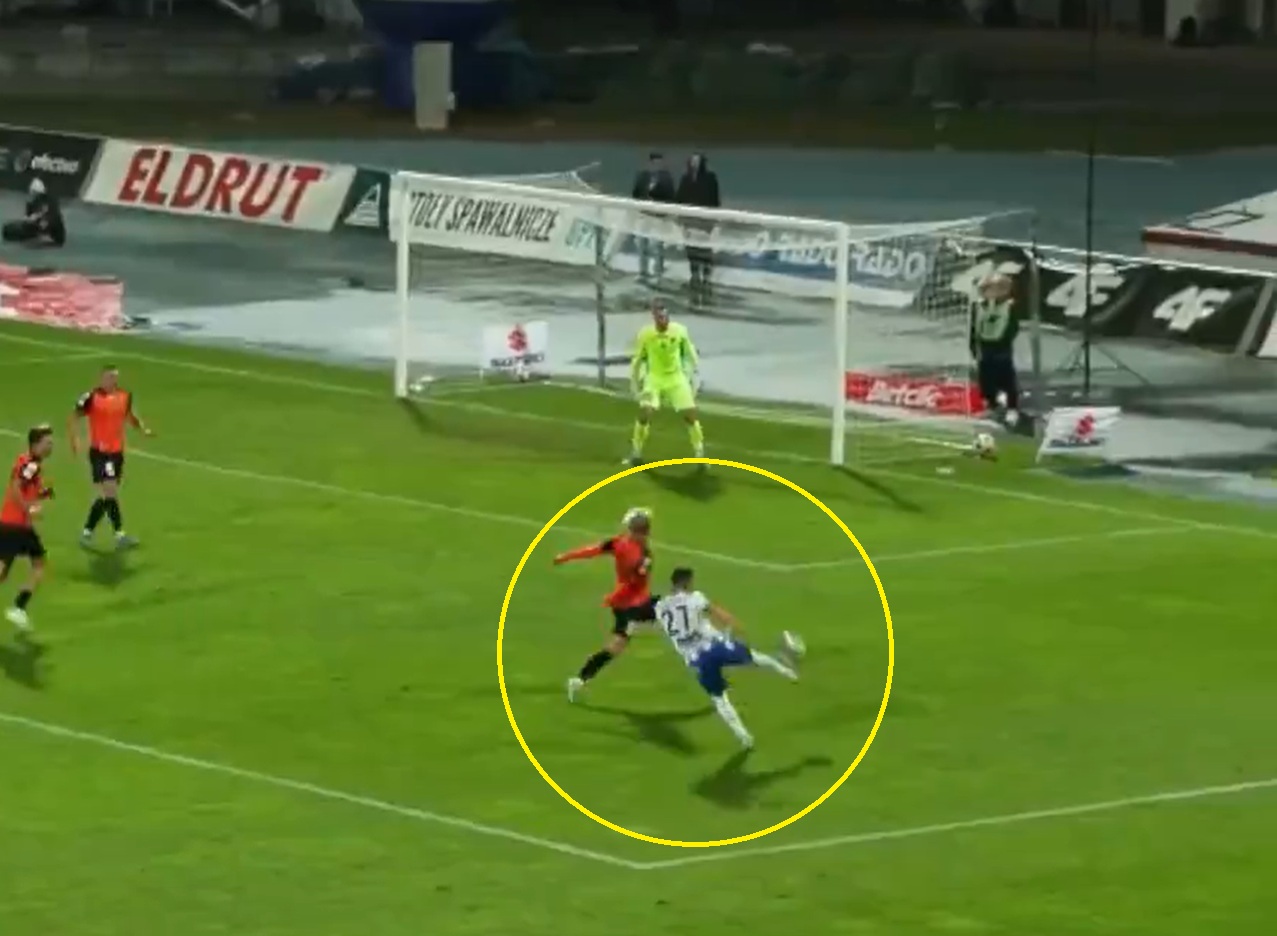 Stadiony świata! Cudowny wolej w 1 Lidze [WIDEO]