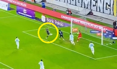 Ależ pech Grosickiego. Kolega z drużyny obronił jego strzał [WIDEO]