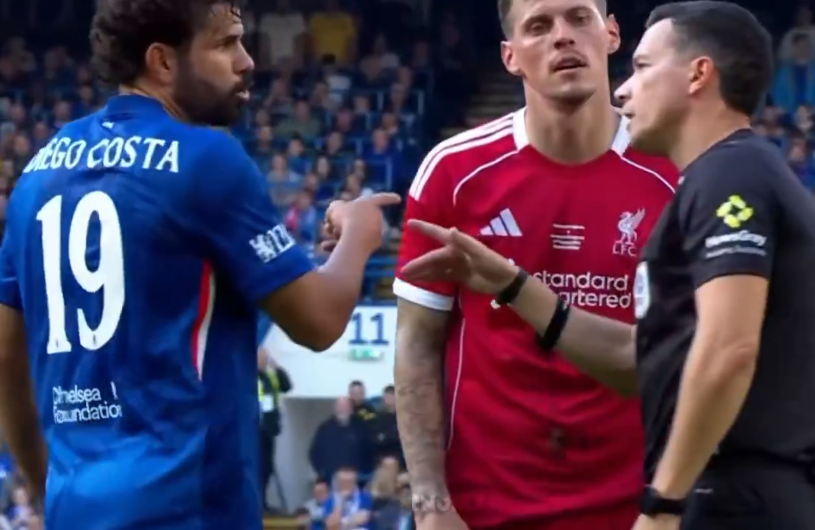 Costa nic się nie zmienił. Wszczął awanturę w sparingu [WIDEO]
