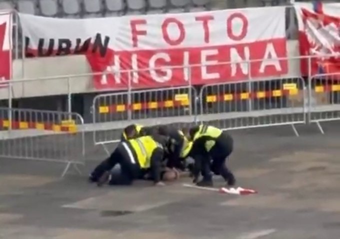 Afera w Kownie. Kibic Polski zatrzymany tuż przed meczem [WIDEO]