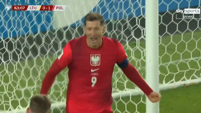 Tak Lewandowski skarcił Litwę. Główka pracuje [WIDEO]