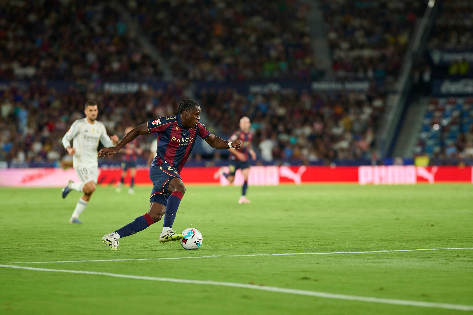 Chce go Barcelona, nagle powiedział to o Lewandowskim. "Wzór do naśladowania"