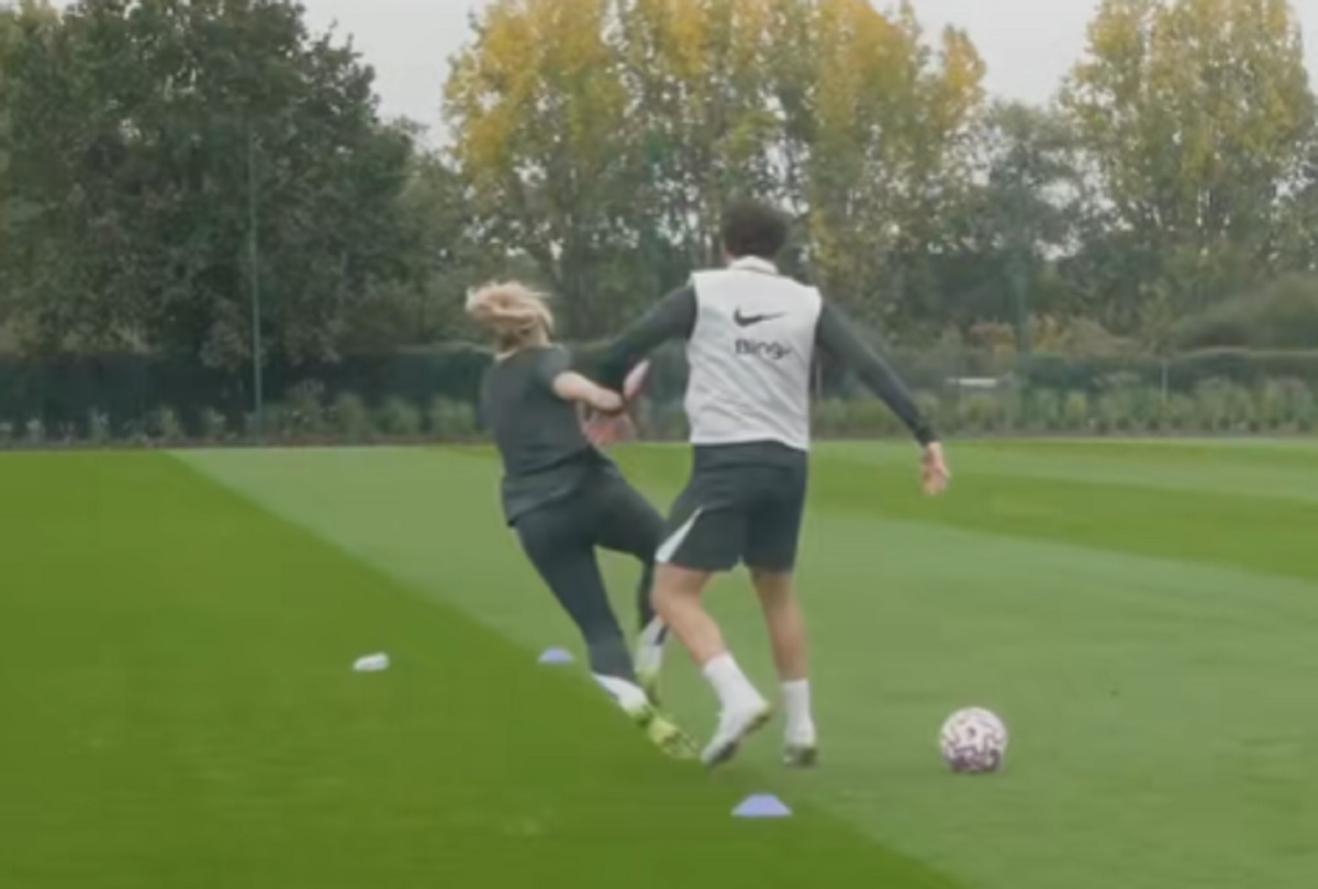 Diego Costa sfaulował kobietę na treningu. On się nigdy nie zmieni [WIDEO]