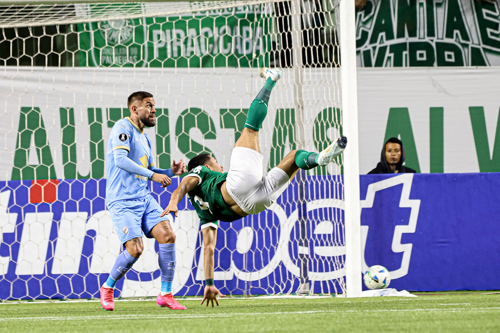 Flop Barcelony zachwyca po zmianie klubu! Wyczynia cuda. Z piekła do nieba