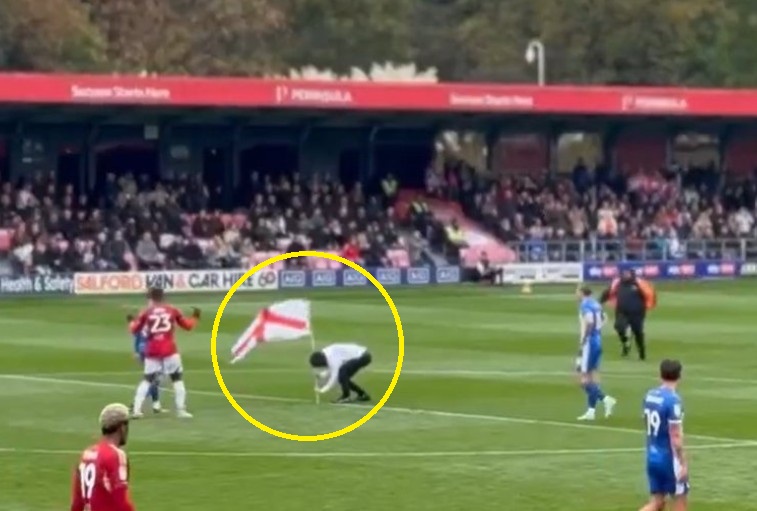 Chaotyczny protest przeciwko legendzie Man United. "Jest zdrajcą" [WIDEO]