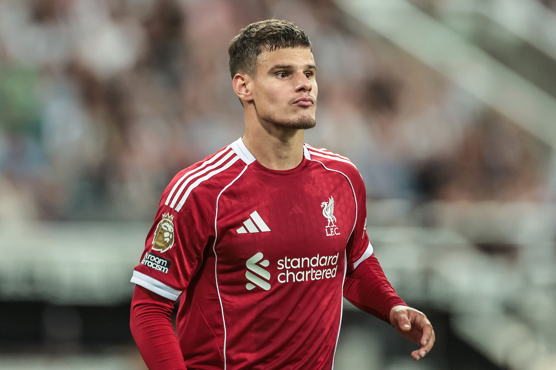 Nowy piłkarz Liverpoolu pod ostrzałem. "Gra jak 10-latek"