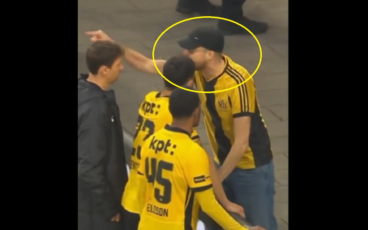 Stali jak wryci i słuchali. Kibic odpalił się na graczy znanego klubu [WIDEO]