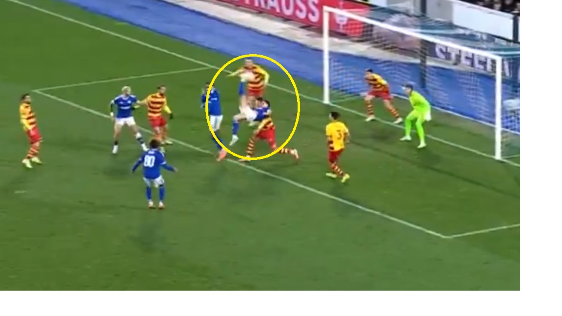 Jagiellonia blisko sensacji. Gol przewrotką zabrał jej wygraną [WIDEO]