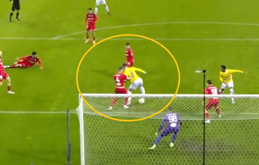 Gol piętą! Szaleństwo w meczu Ekstraklasy [WIDEO]