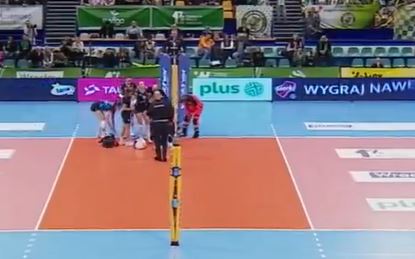 Przeraźliwe krzyki na meczu siatkówki. Koszmarna kontuzja