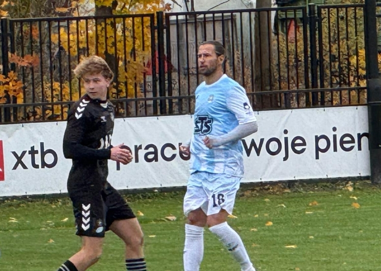 Krychowiak debiutuje w nowym klubie! Znów gra w Polsce [WIDEO]