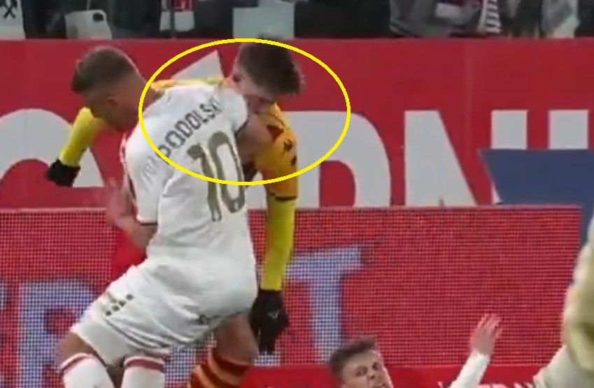 Podolski zaatakował Pietuszewskiego. Mógł wylecieć z boiska [WIDEO]