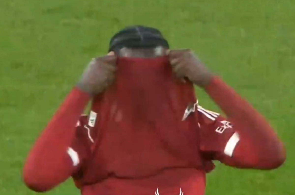 Zagrał 16 minut w Liverpoolu. Obejrzał dwie czerwone kartki [WIDEO]