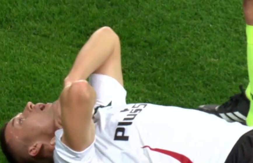 Skandal w meczu Legii?! To powinna być czerwona kartka?! [WIDEO]