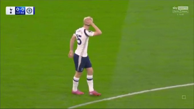 Zszedł z boiska przez zawroty głowy. Niecodzienne sceny w derbach Londynu