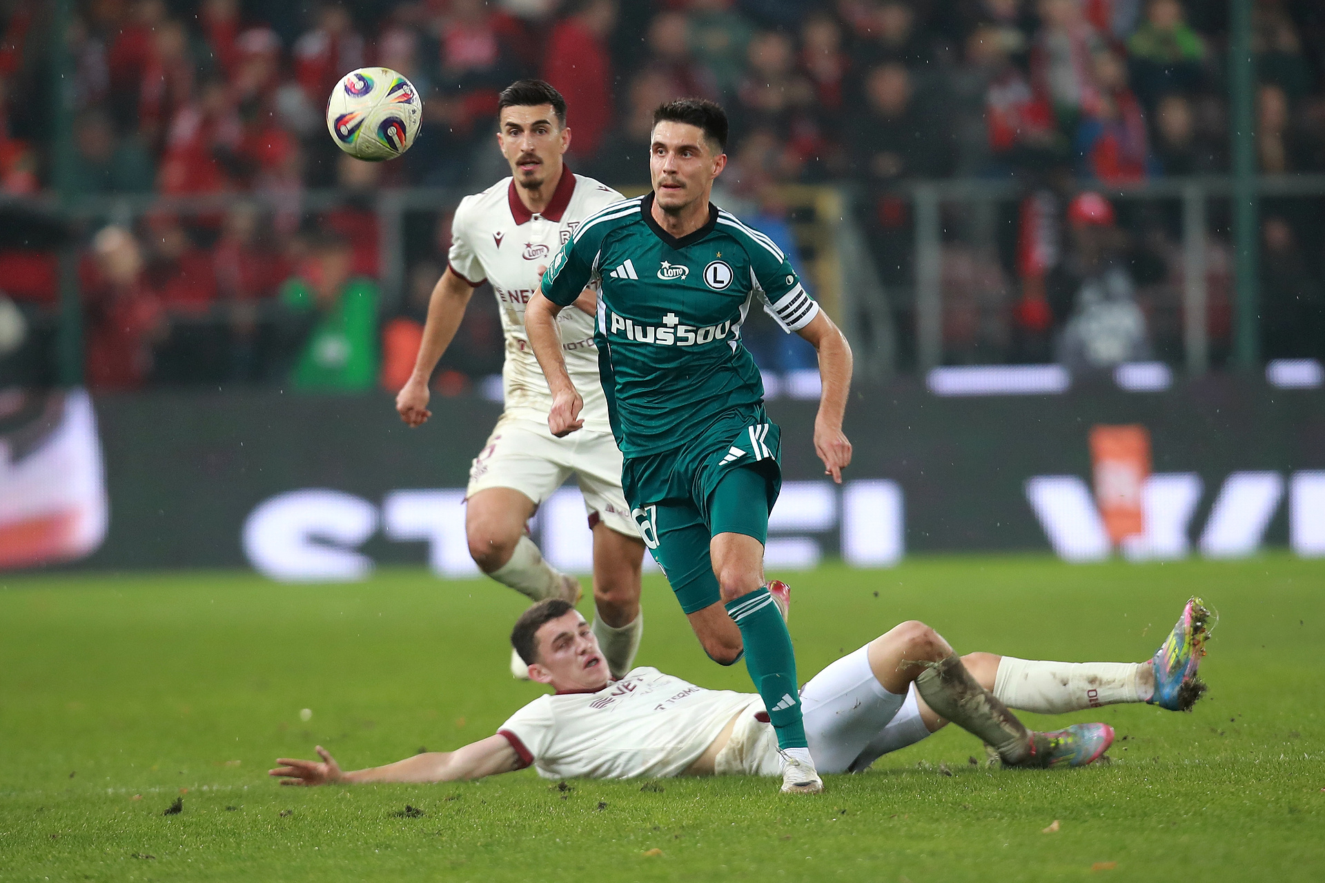 Ogień w klasyku Ekstraklasy. Legia wydarła remis z Widzewem