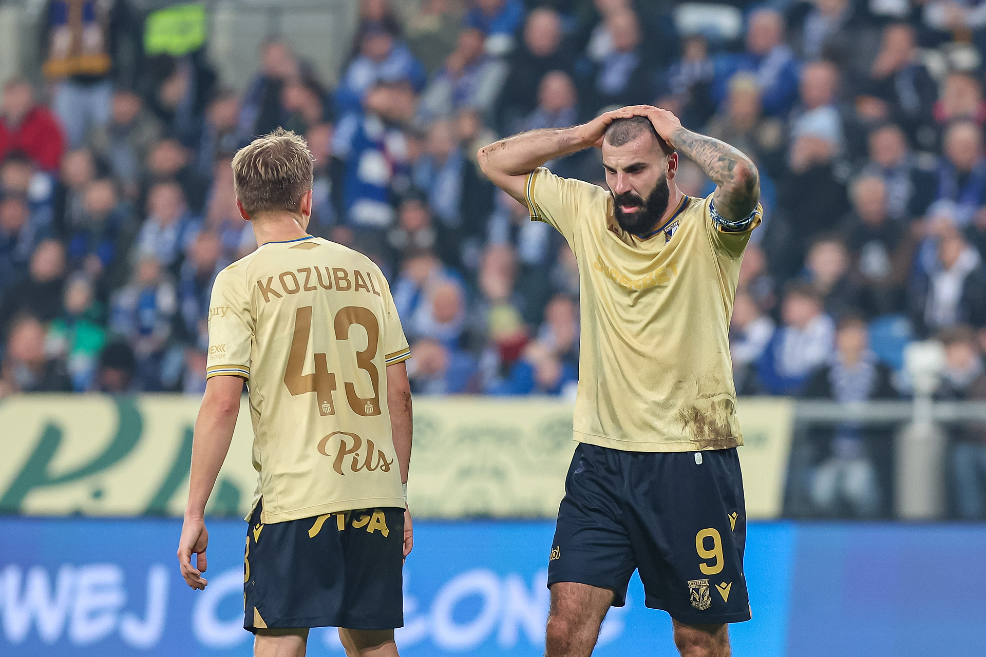 Szok, gdzie zagra Lech. Jak UEFA na to pozwoliła? "Potrzebowaliśmy latarki"