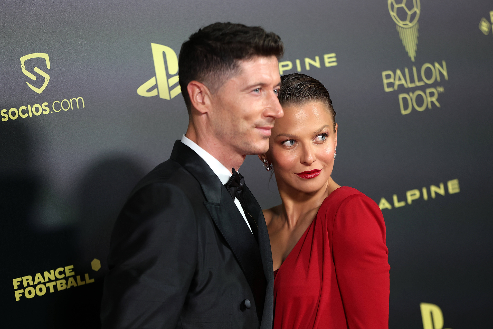 Lewandowski stał się pośmiewiskiem w reprezentacji Polski. "Wysyłali sobie memy z Anią"