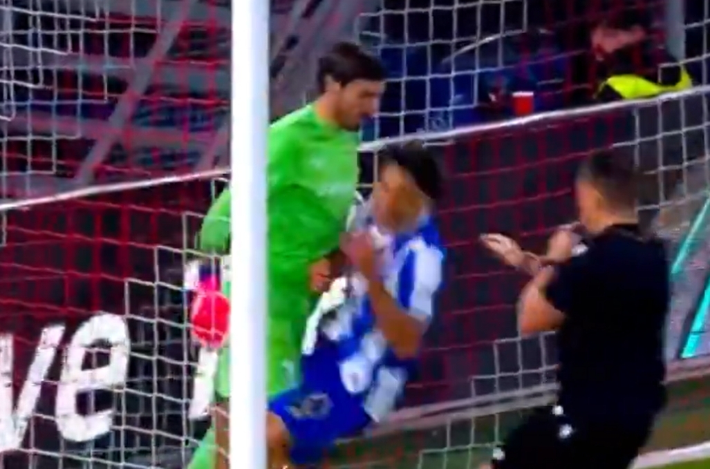 Kolejna wpadka FC Porto w Europie, bramkarz wyleciał z boiska. A Świderski zmarnował rzut karny