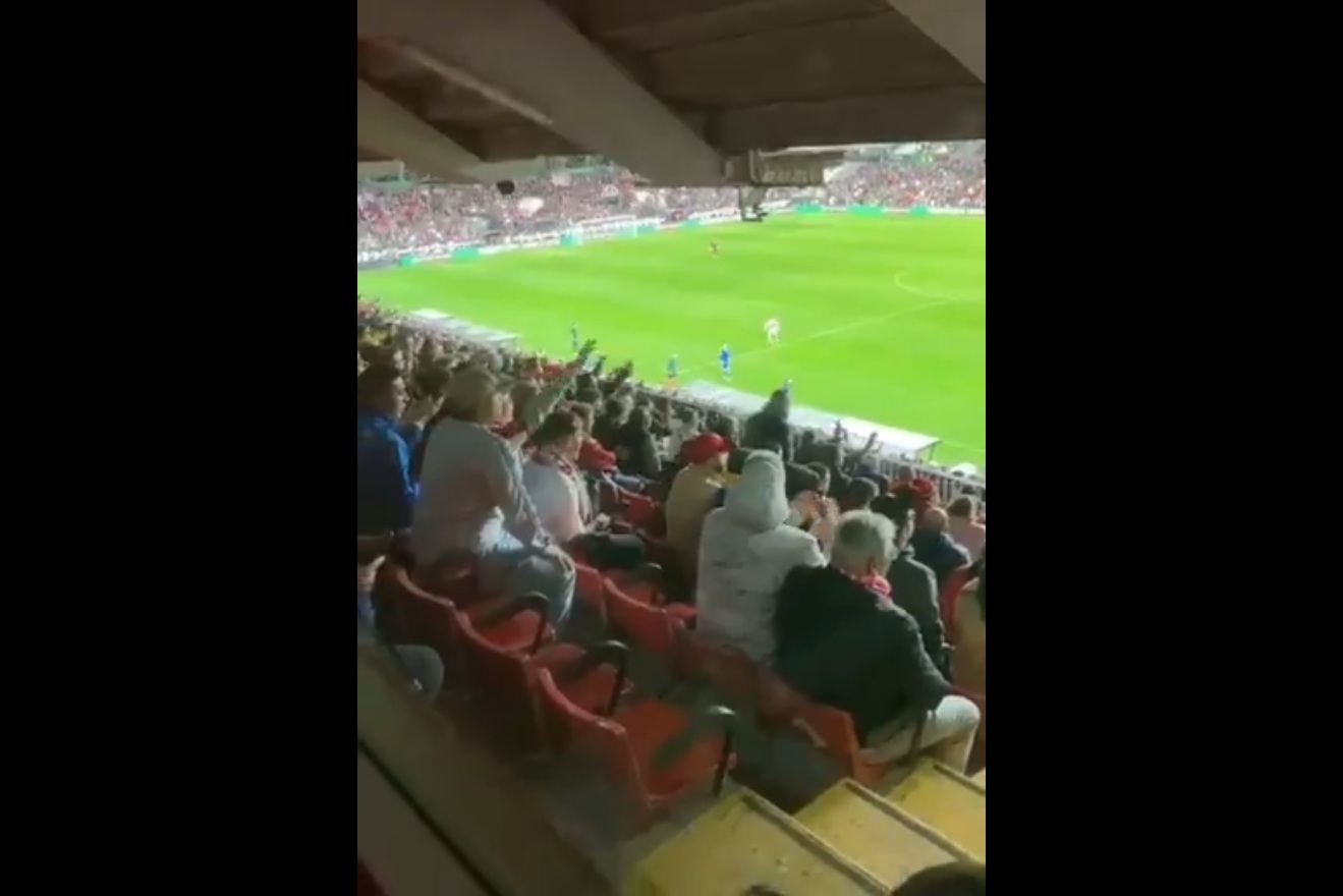 Kibice Lecha zaczęli obrażać rywali. Nie do wiary, co zrobili fani Rayo [WIDEO]