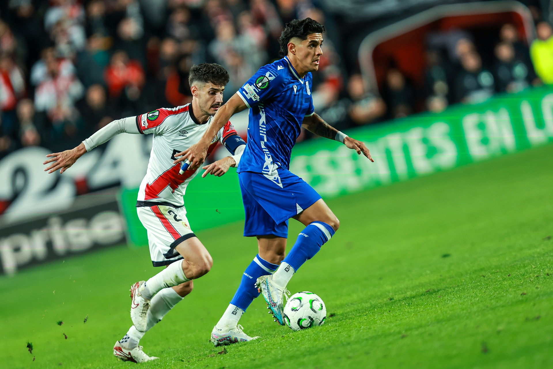 Lech zagrał lepiej od Barcelony? Zaskakująca opinia Hiszpanów