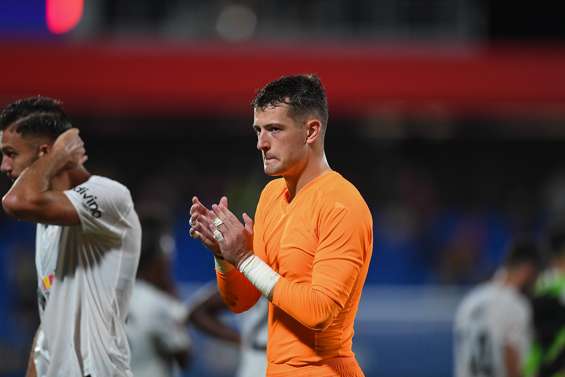 Tak upada legendarny klub. Bieda na boisku i w kasie. "Dno, dwa metry mułu"