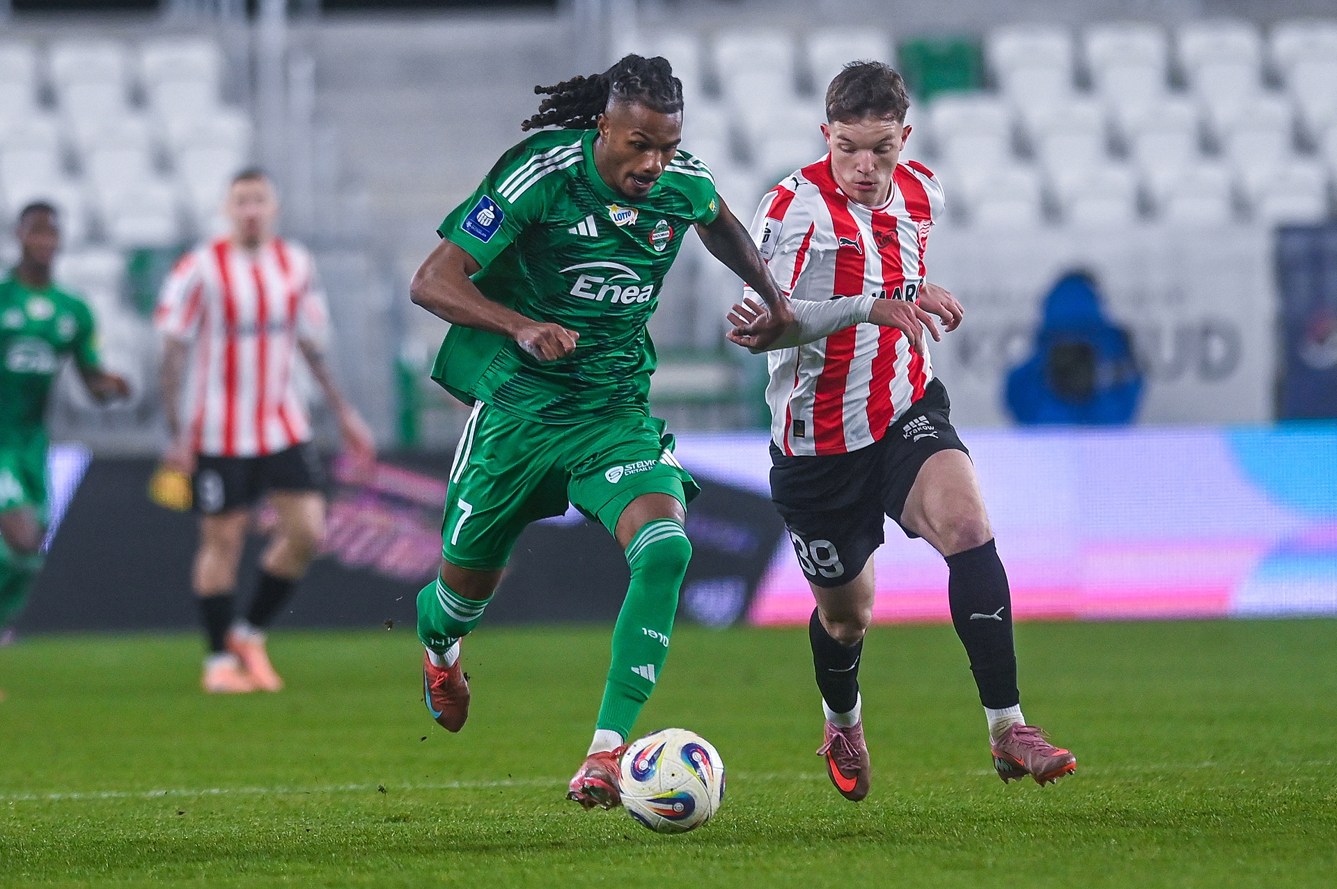 Feio znów wygrał! Rewelacja Ekstraklasy na deskach