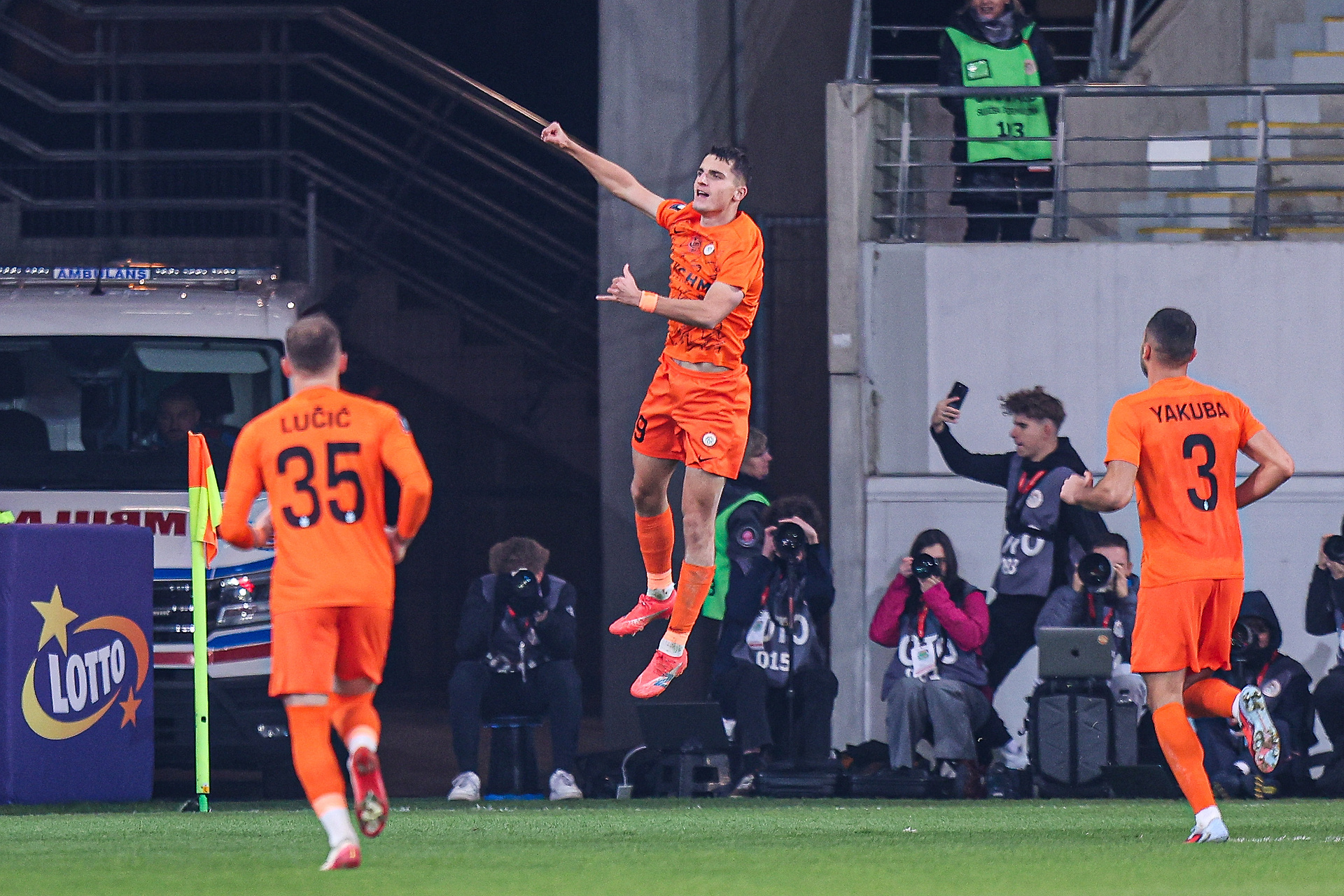 Kolejny faworyt przegrał! Lider Ekstraklasy pokonany