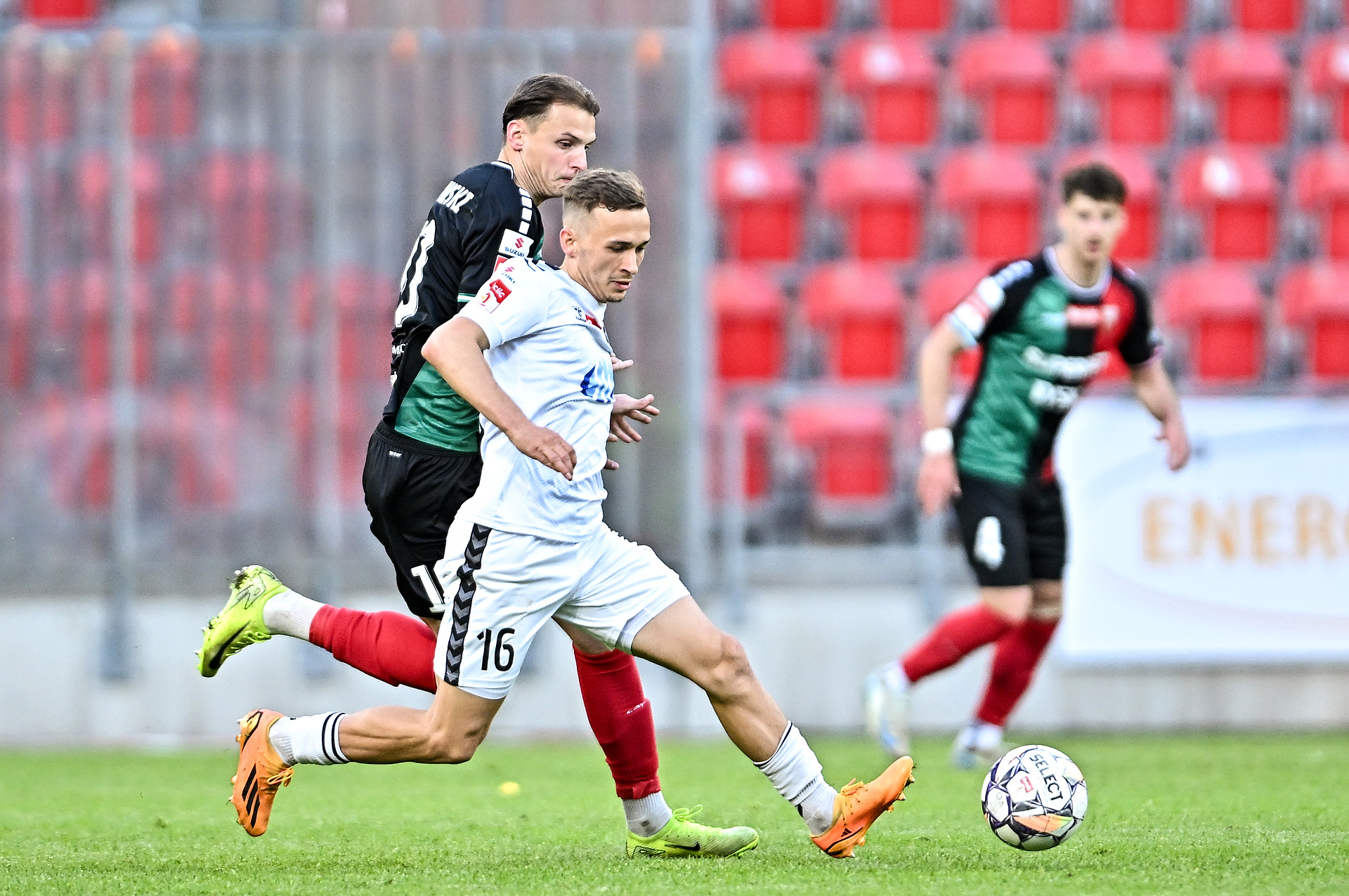 Problemy Polaka za granicą. Nie gra trzy miesiące, znów jest poza kadrą