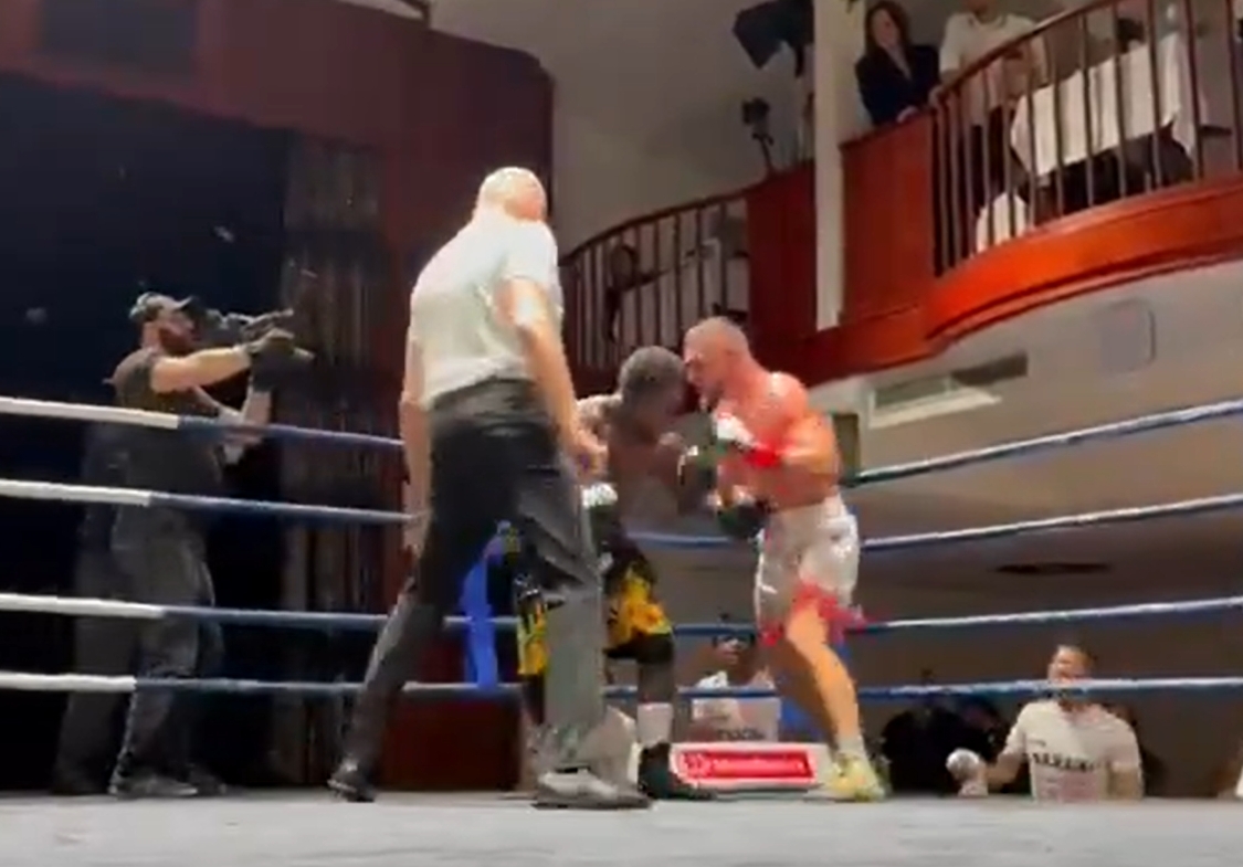 Polski pięściarz rozbił rywala. "On jest nieprzytomny!" [WIDEO]