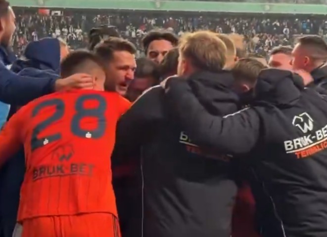 "J***ć Legię". Piłkarz Termaliki wypalił po golu [WIDEO]