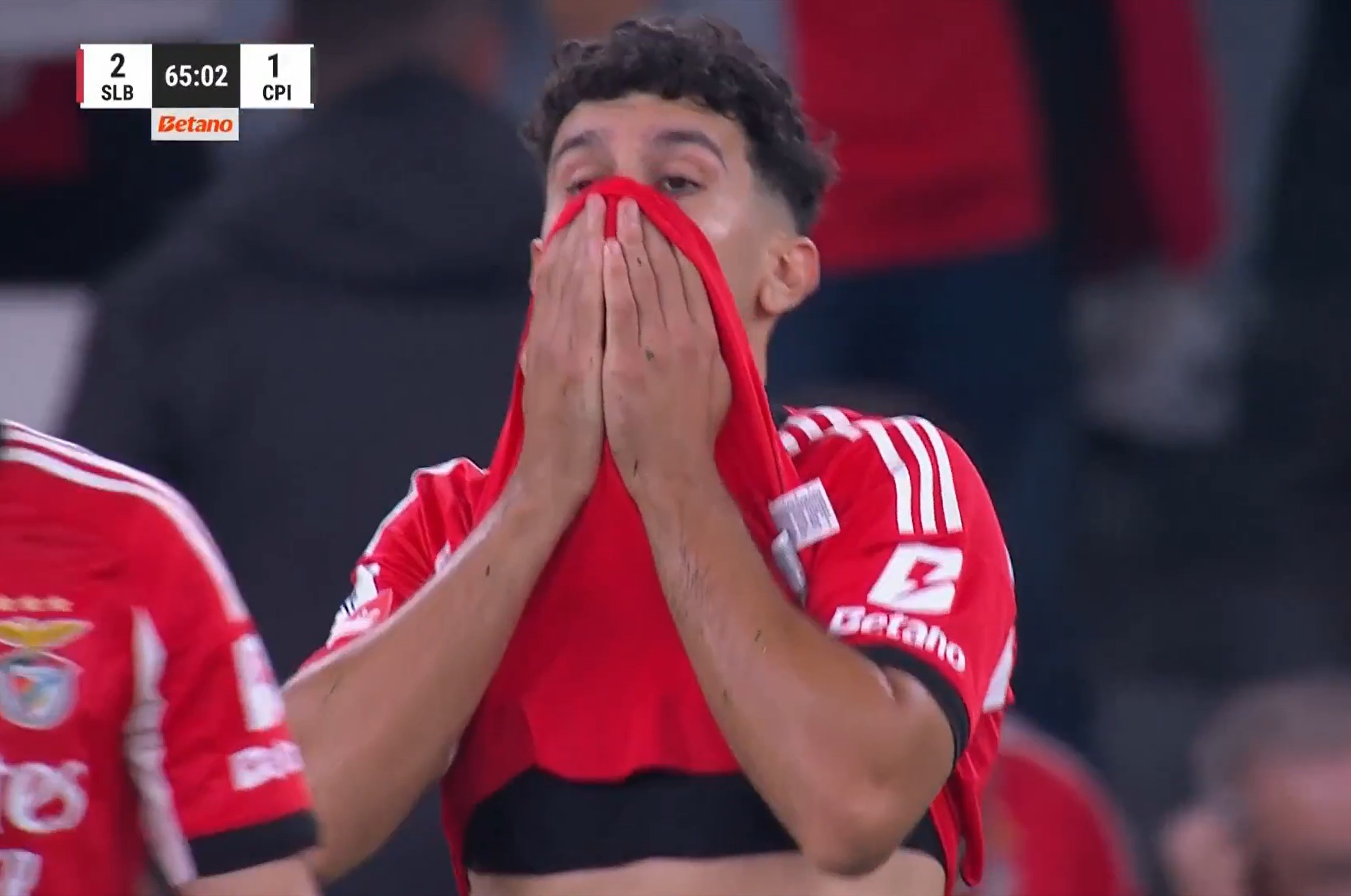 Cudowny samobój piłkarza Benfiki. Tak zaczęła się katastrofa jego drużyny [WIDEO]