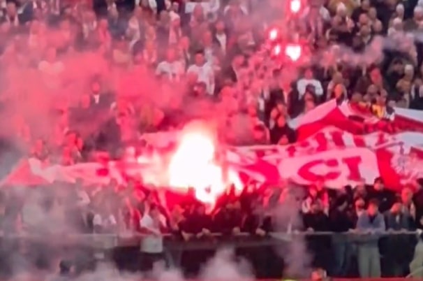 Kibice uszkodzili PGE Narodowy. To zostało po racach [ZDJĘCIA]