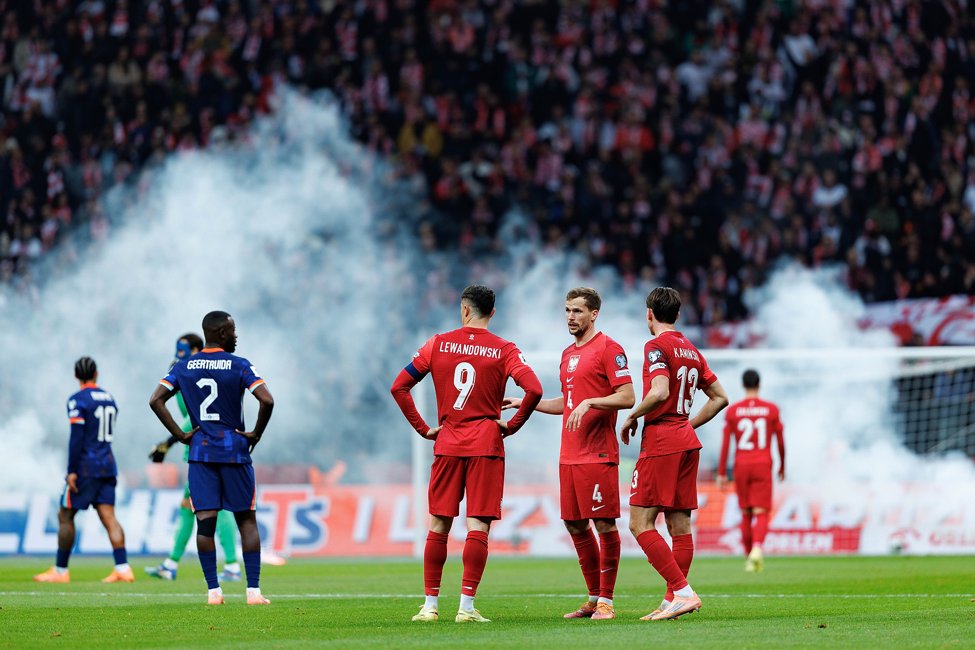 PZPN potępia skandal na Narodowym. "Bezpośrednie zagrożenie życia i zdrowia"