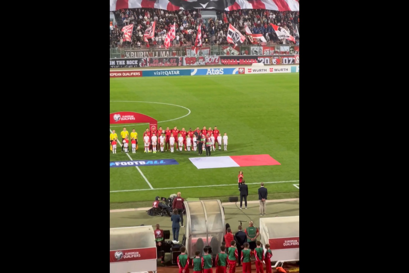 Wyjątkowe wykonanie hymnu przed meczem Malta - Polska. Ciary [WIDEO]