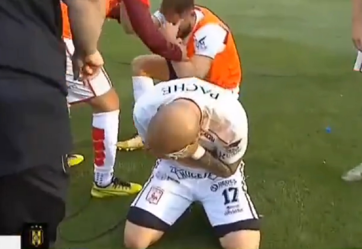 Zamieszki po meczu. Policja ruszyła z gazem na piłkarzy [WIDEO]