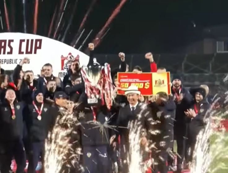 Rosjanie wygrali turniej piłkarski za granicą. Dostali nawet trofeum