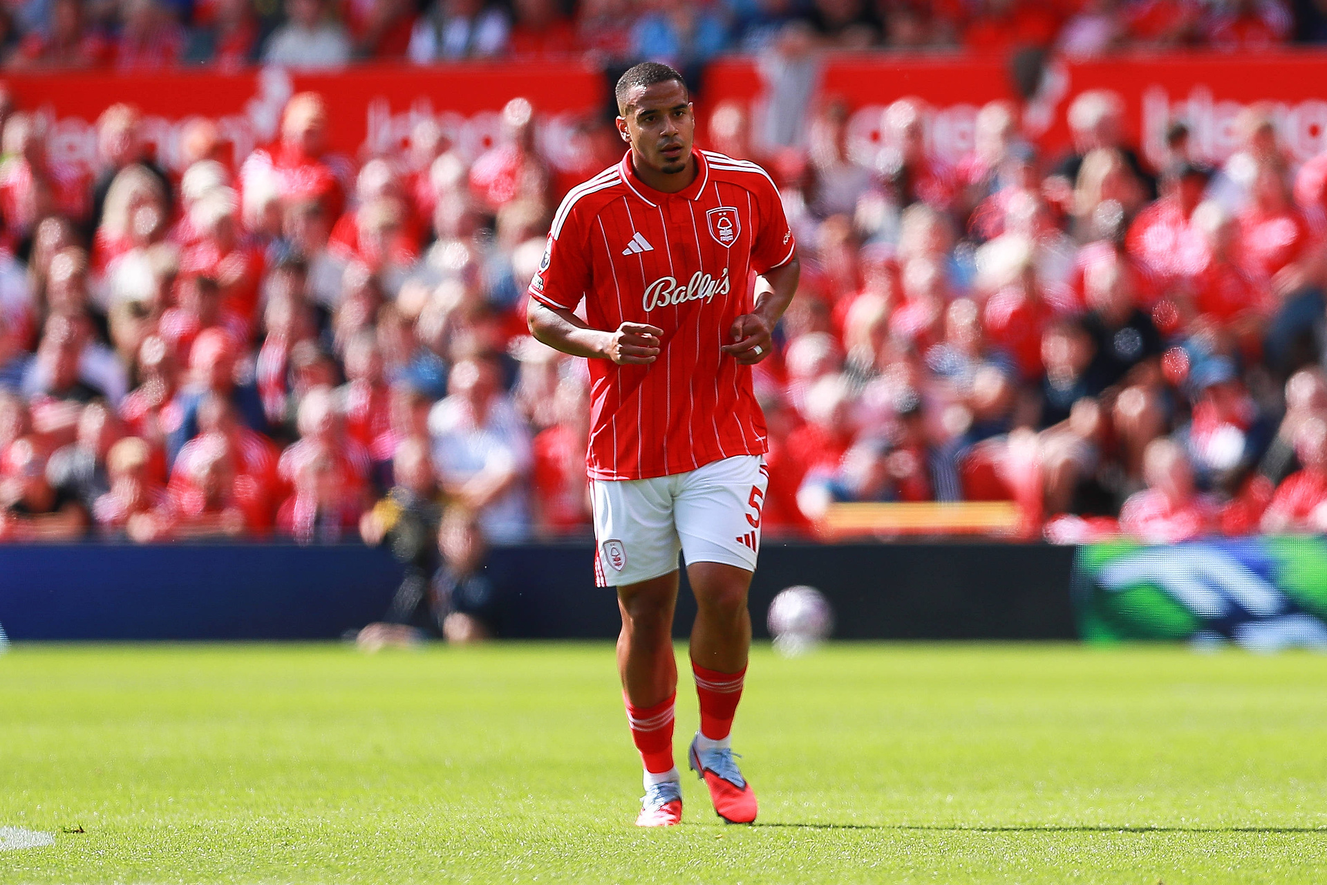 Transferowa batalia. Barcelona rywalizuje z angielskimi gigantami