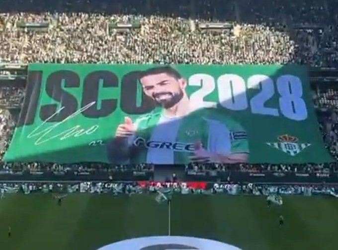 Gigantyczna niespodzianka na trybunach. Gwiazda zostaje w klubie